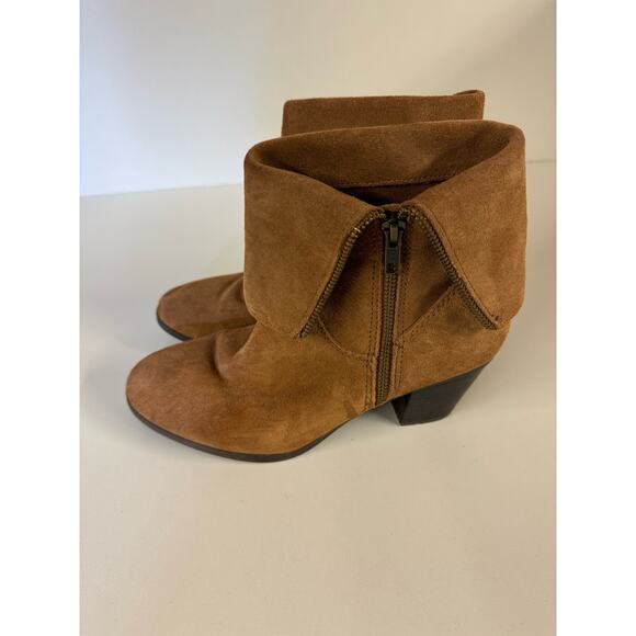 Bass Sasha Ankle Boots Women’s 7.5M Brown Suede Cuffed Block Heel Round Toe - Picture 1 of 6